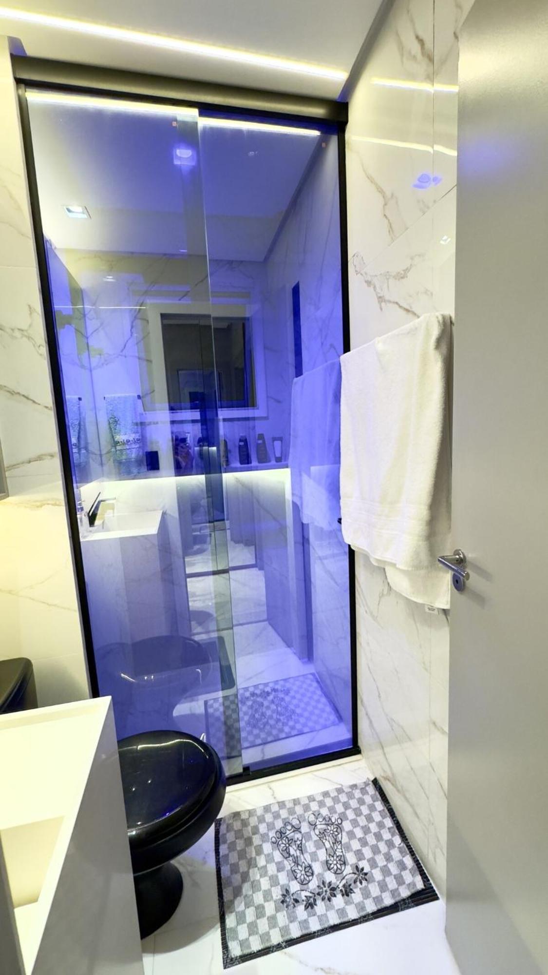 Apartamento De 2 Quartos Com Vista Mar *
