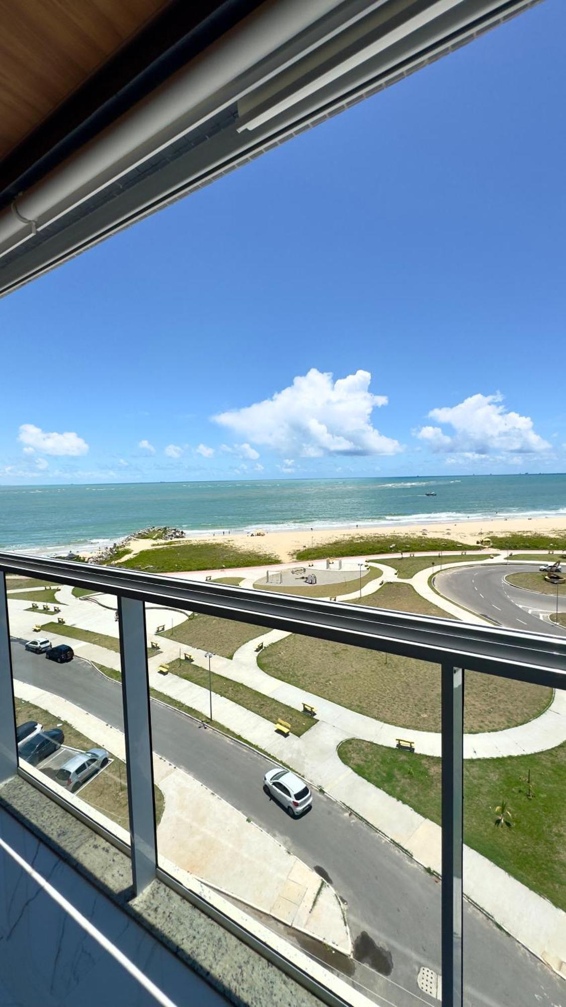 Apartamento De 2 Quartos Com Vista Mar